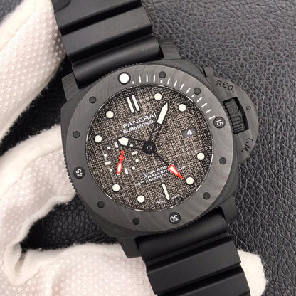 Panerai Submersible PAM1039 Luna Rossa