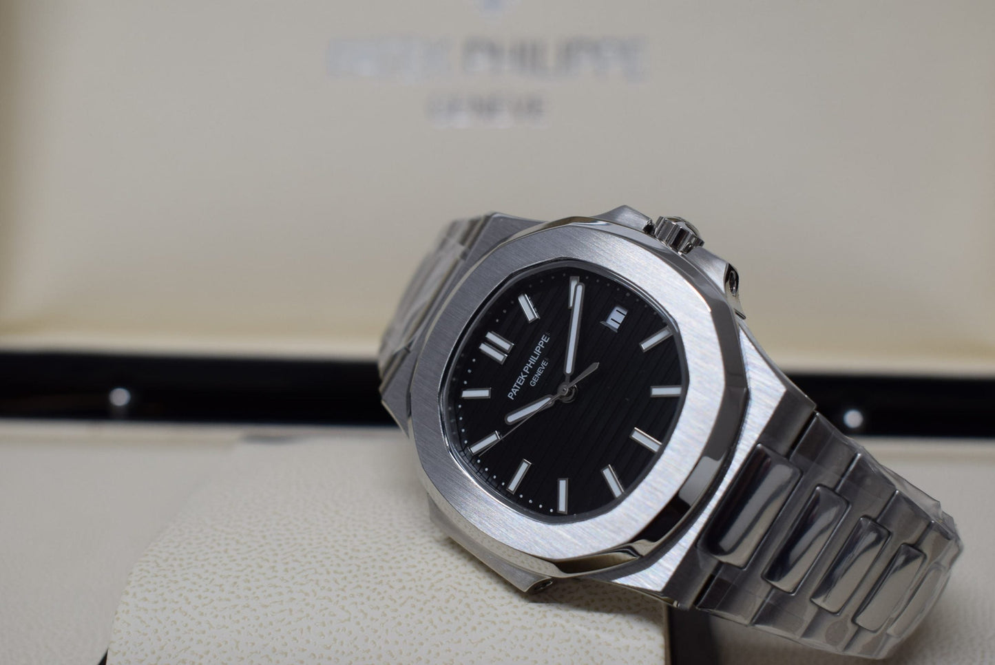 Patek Philippe nautilus black dial acciaio