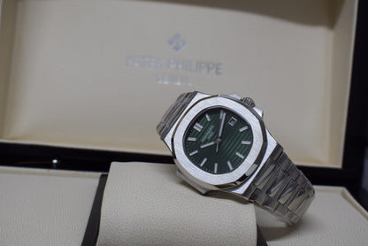 Patek Philippe nautilus olive green dial acciaio